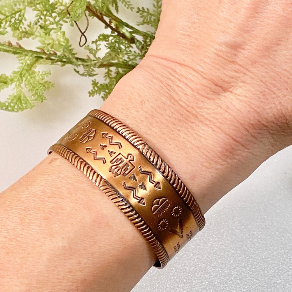 Vintage Storyteller Bell Trading Post Copper Cuff Bracelet - Handmade - Picture 3 of 13